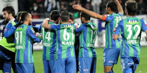 

Rize'de "şampiyonluk" şarkıları!

