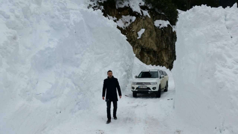 Kaymakam Ayvat, Her Yerde