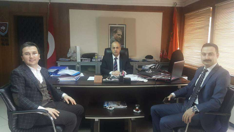 Genç Siyasetçi Tuttuğunu Kopartıyor!