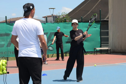 Sakarya'da Sonbahar Spor Okulu’nda tenis heyecanı