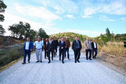 Demirci’de 12 mahalleye ulaşım sağlayan yola yakın mercek