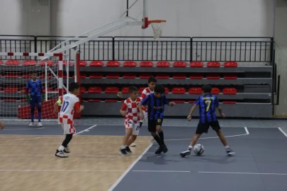 İzmir Çiğli'de cumhuriyet coşkusu sporla taçlandı